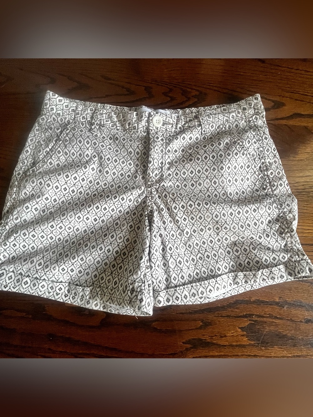 Sonoma White Shorts with Black Geometric Print Size 12